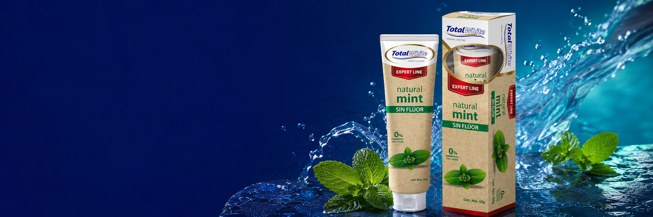 TotalWhite Natural Mint junto a hojas de menta y agua